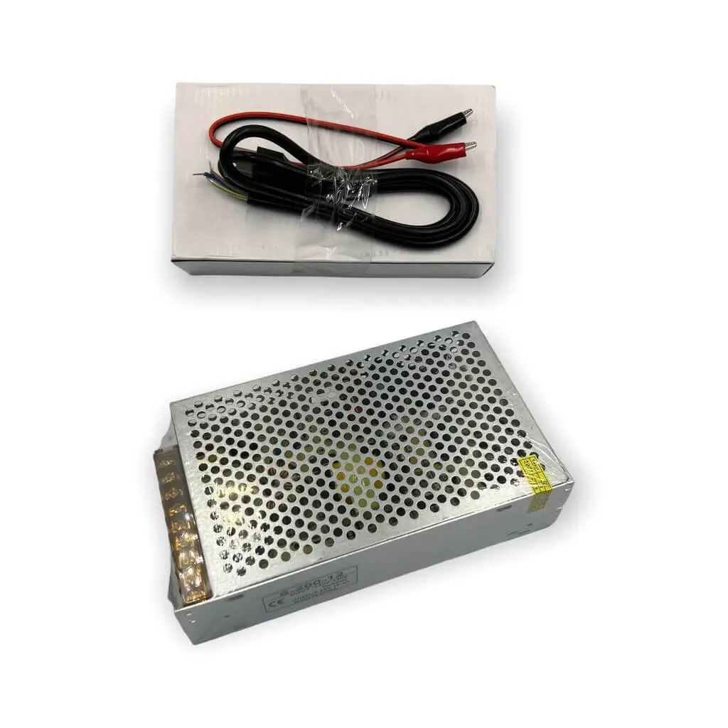 Convertidor de corriente a 12V con caimanes para probar faros