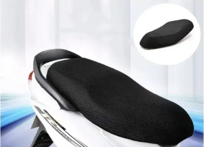 Cubreasiento negro para motoneta