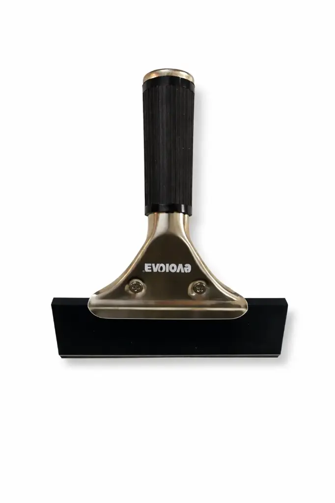 Espátula de acero con goma negra