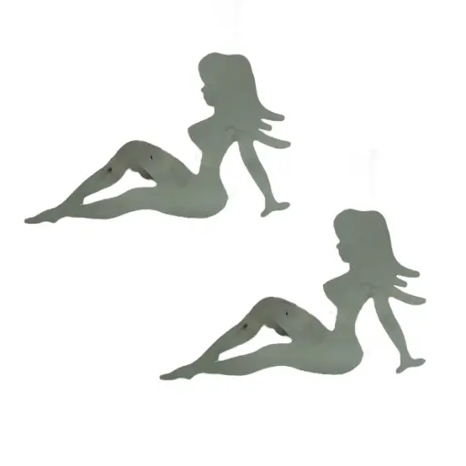 [EMB1301SET-SAI] Emblema automotriz muñecas bailarinas para parabrisas cromada 